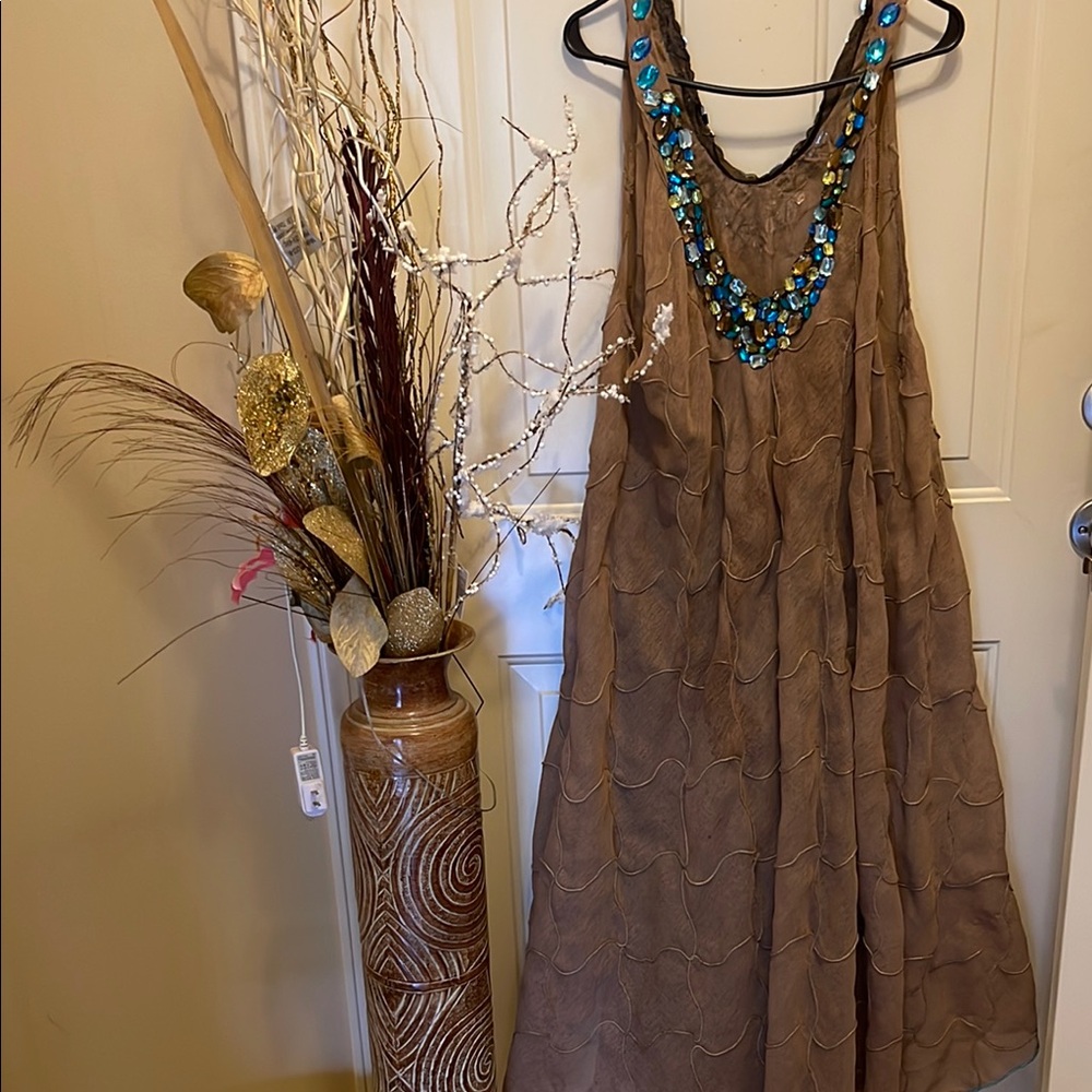 Elegant Brown Sleeveless Dress